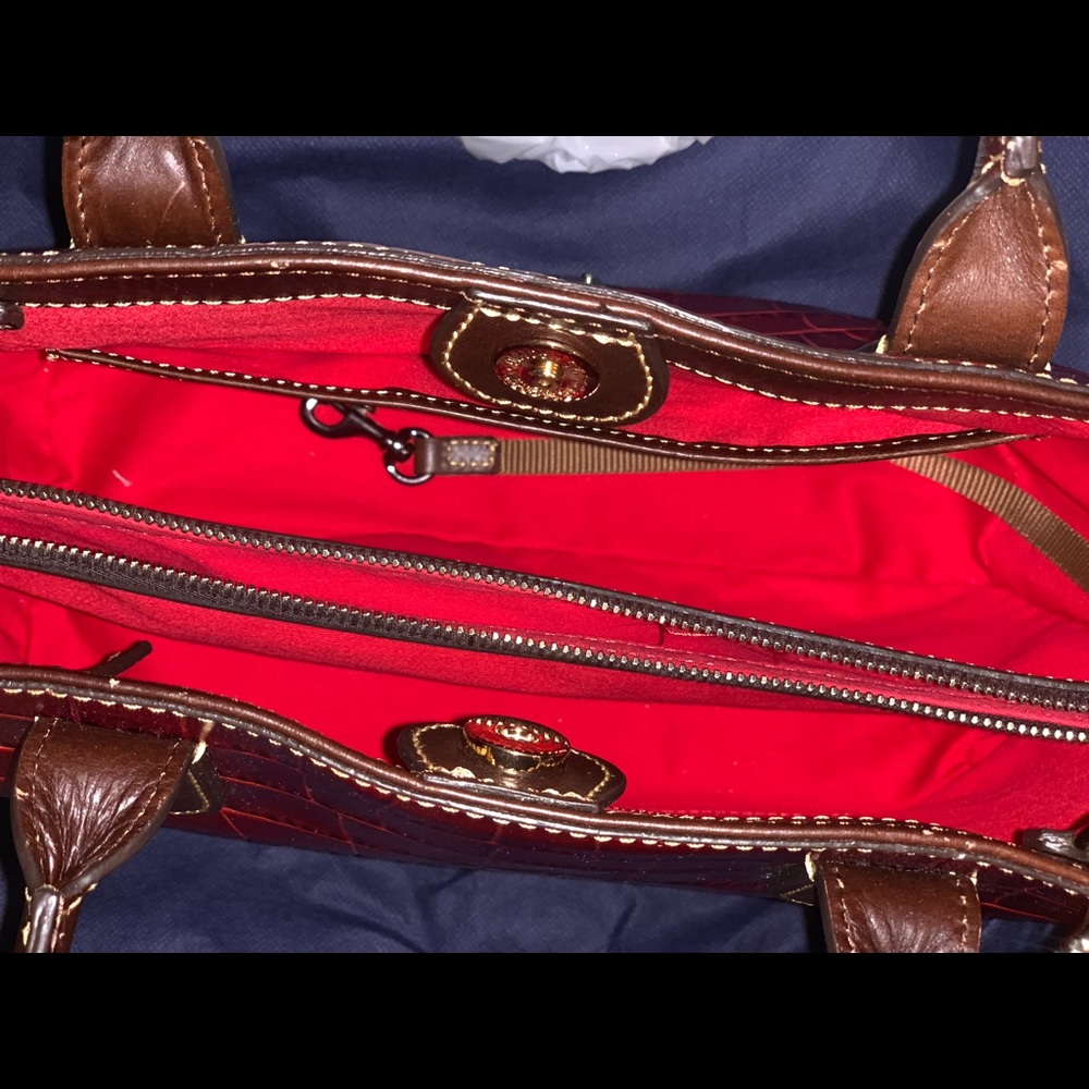 Purse for sale!! Only used 1-2 times. Like new!!Very clean!!